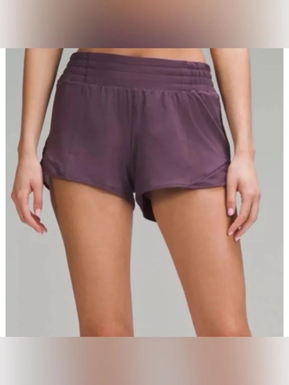 🍋🍋Lululemon Hotty Hot High Rise Short 2.5”🍋🍋. Size 4 in Grape Thistle